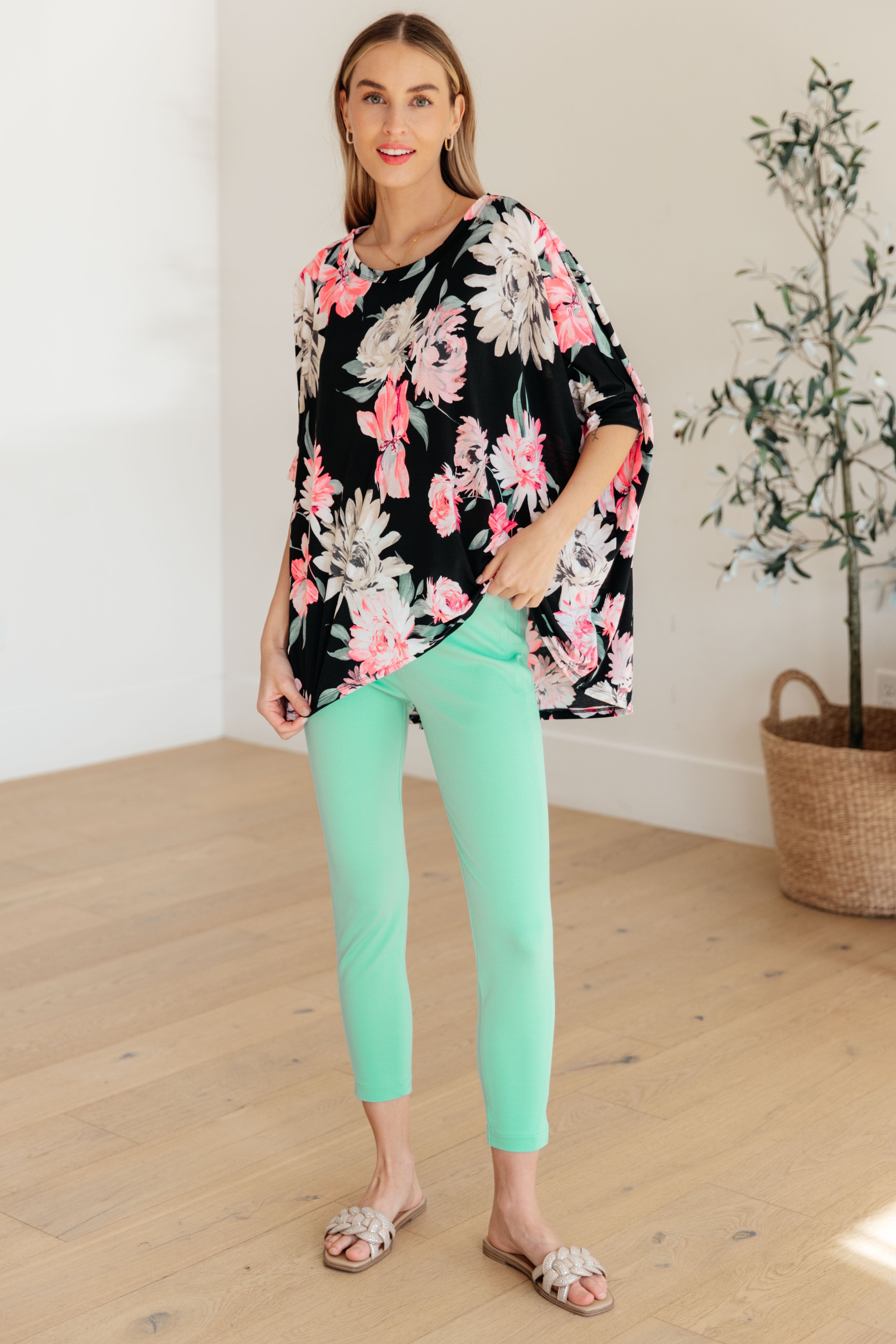 Essential Blouse in Black Floral-Womens-Stay Foxy Boutique, Florissant, Missouri