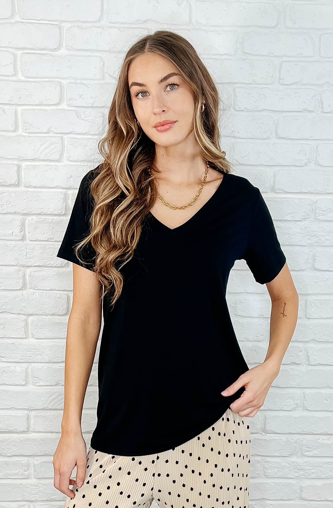 The Every Outfit Basic V-Neck Top in Black-Womens-Stay Foxy Boutique, Florissant, Missouri