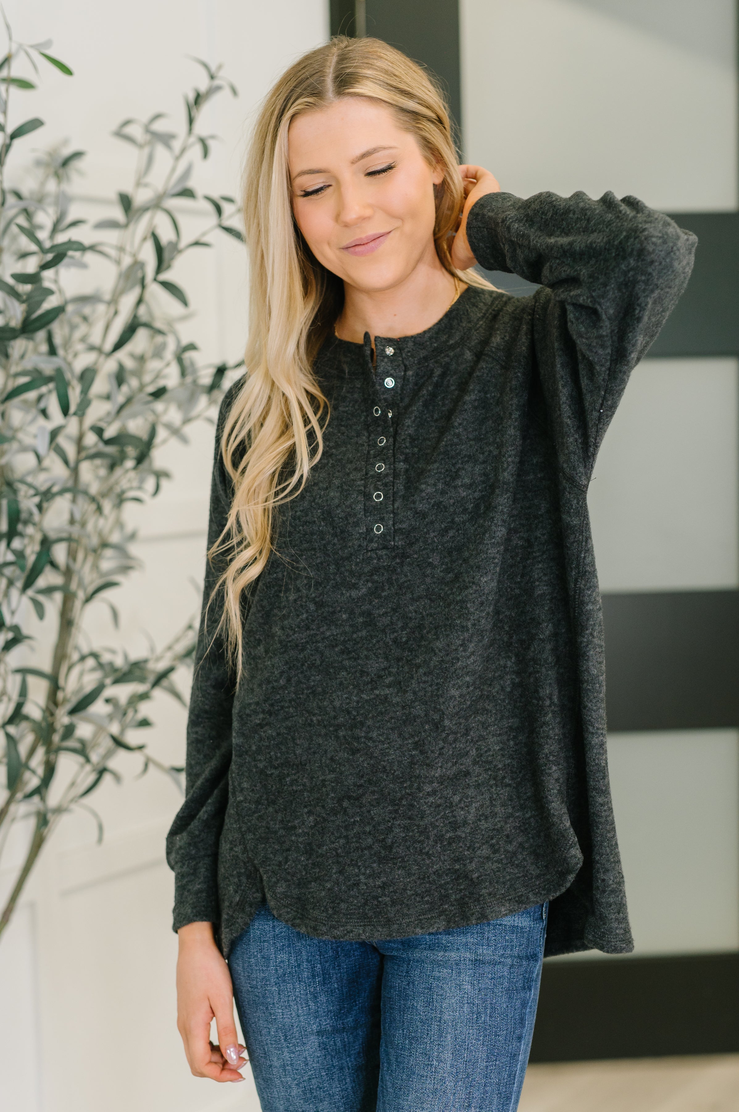 Urban Flux Scooped Hi-Low Long Pullover in Black-Womens-Stay Foxy Boutique, Florissant, Missouri