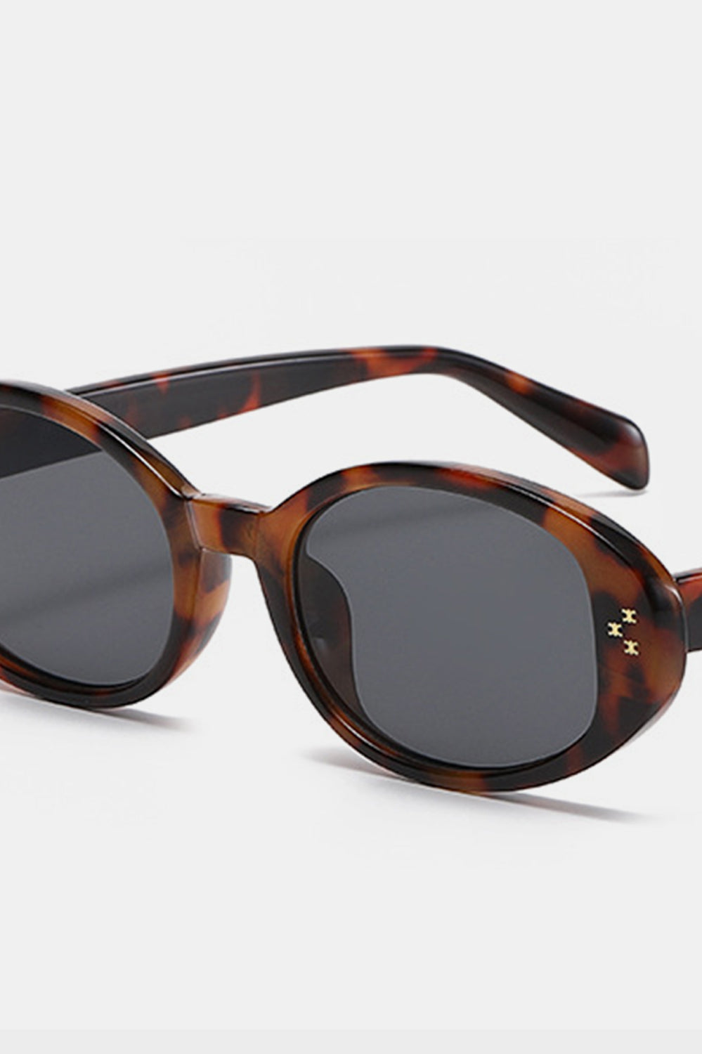 Polycarbonate Frame Oval Sunglasses-Stay Foxy Boutique, Florissant, Missouri