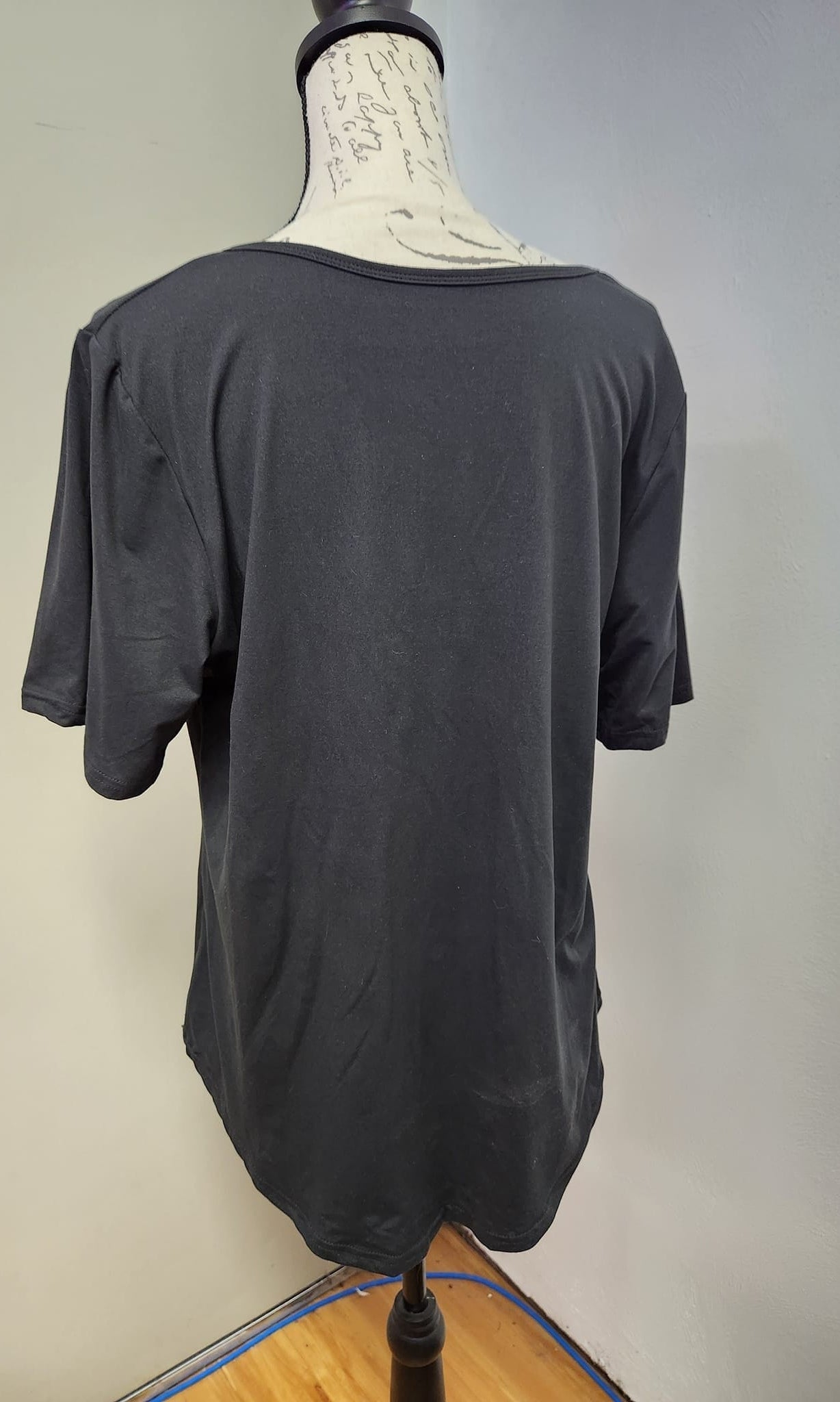 SOLID BLACK-V-NECK TUNIC-Shirt-Stay Foxy Boutique, Florissant, Missouri