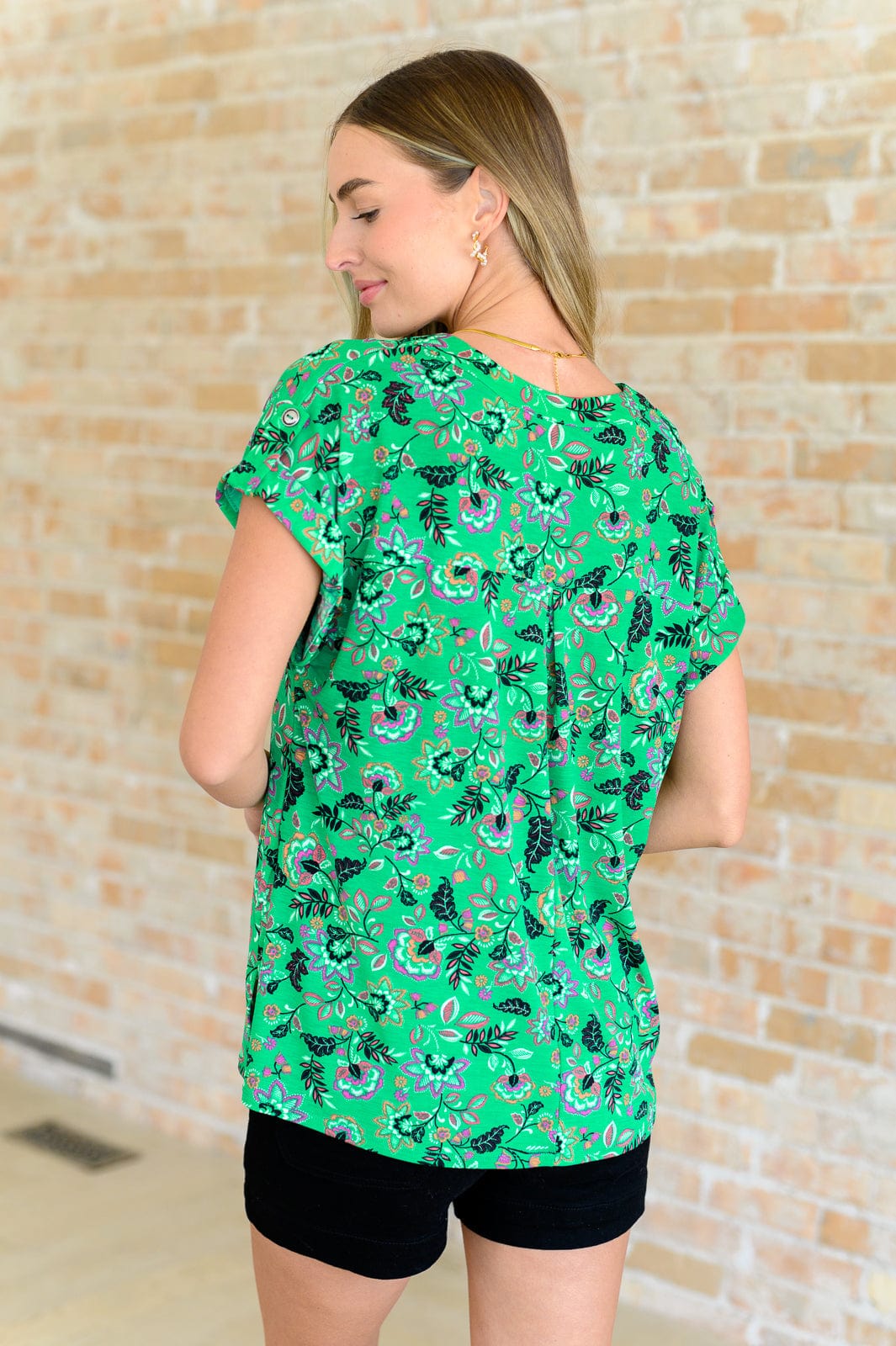 Lizzy Cap Sleeve Top in Green and Black Floral-Tops-Stay Foxy Boutique, Florissant, Missouri