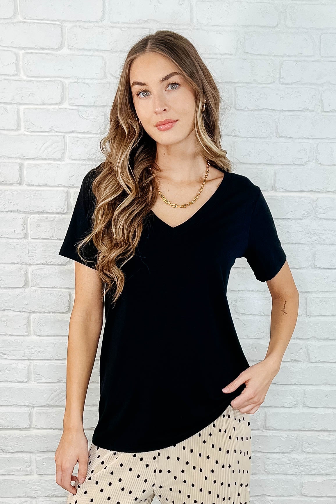 The Every Outfit Basic V-Neck Top in Black-Womens-Stay Foxy Boutique, Florissant, Missouri