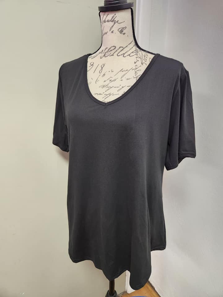 SOLID BLACK-V-NECK TUNIC-Shirt-Stay Foxy Boutique, Florissant, Missouri
