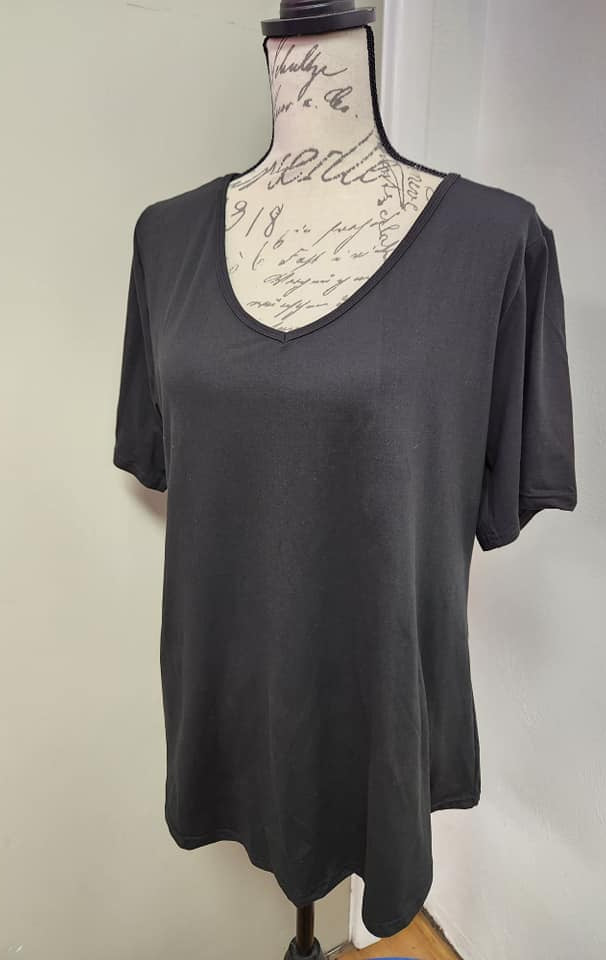 SOLID BLACK-V-NECK TUNIC-Shirt-Stay Foxy Boutique, Florissant, Missouri