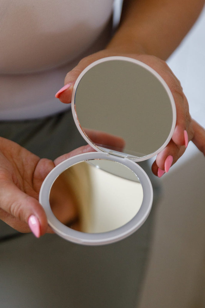 Double Take LED Compact Mirror in White-Womens-Stay Foxy Boutique, Florissant, Missouri